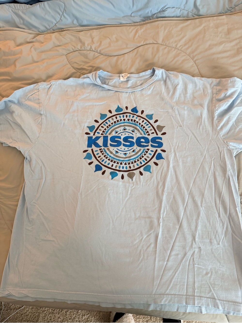 KISSES Short Sleeve Tee in Light Blue
